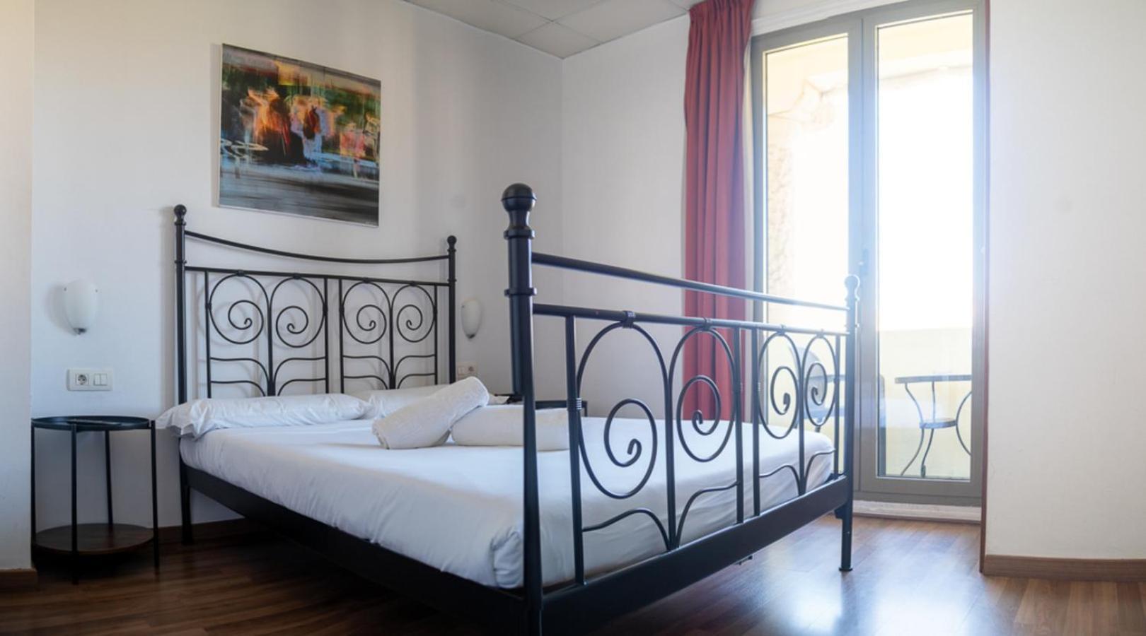 Safestay Barcelona Passeig De Gracia (Adults Only) Ngoại thất bức ảnh