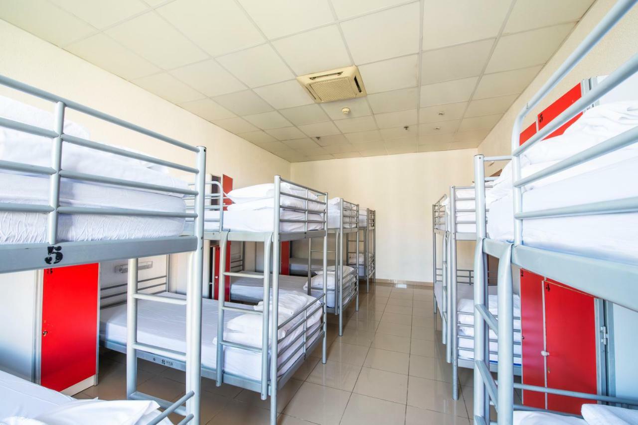 Safestay Barcelona Passeig De Gracia (Adults Only) Ngoại thất bức ảnh