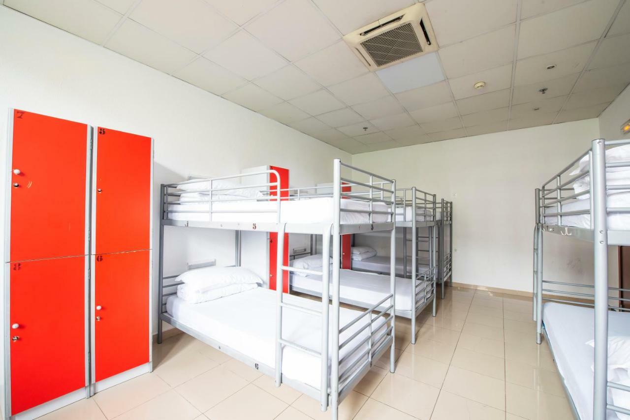 Safestay Barcelona Passeig De Gracia (Adults Only) Ngoại thất bức ảnh
